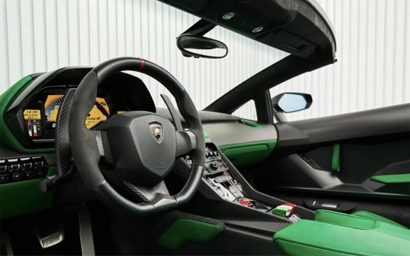 Lamborghini Veneno салон