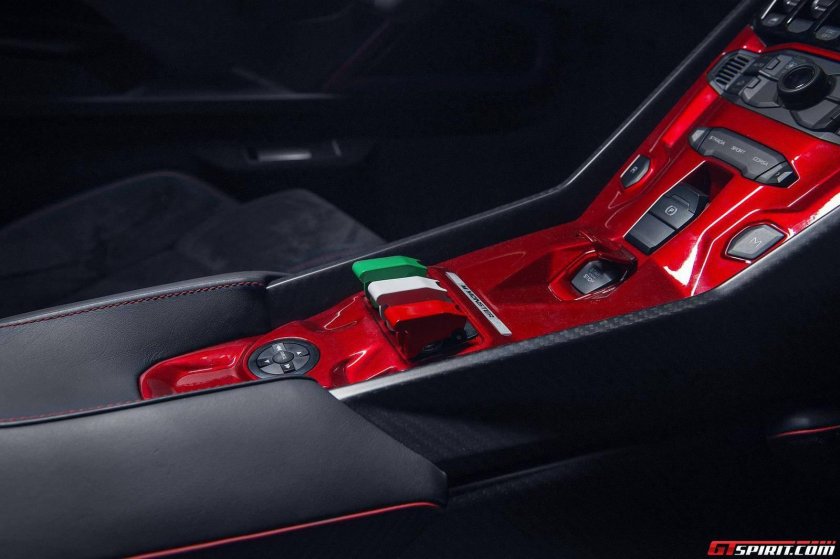 Ламборджини Венено родстер