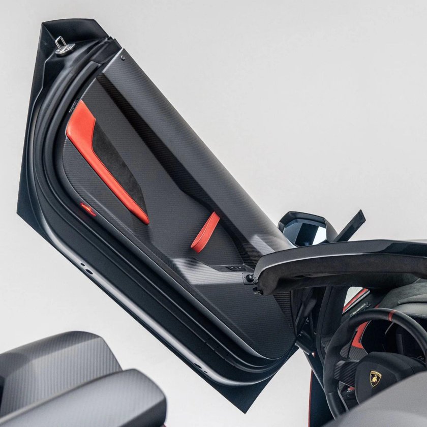 Veneno Roadster салон