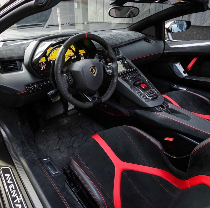 Lamborghini Centenario Roadster салон