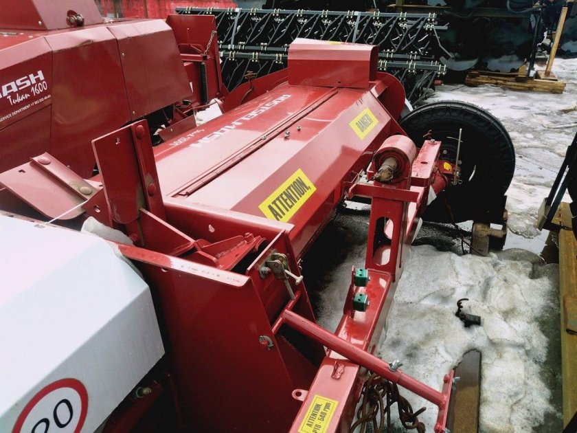 Комбайн кормоуборочный полуприцепной КСД-2,0 "Sterh"