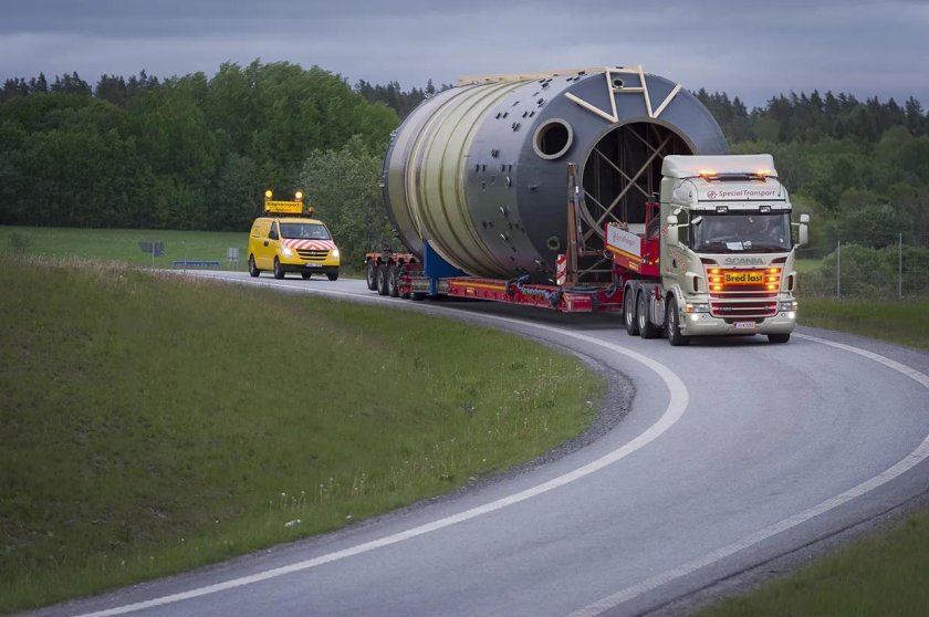 КАМАЗ негабарит 30 метров