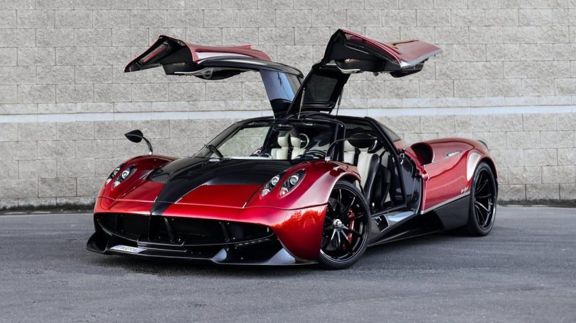 Машина Pagani Huayra