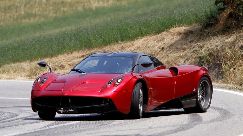 Машина Pagani Huayra