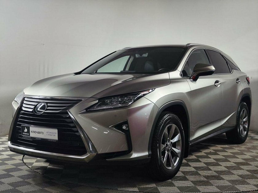 Джип похож на Лексус