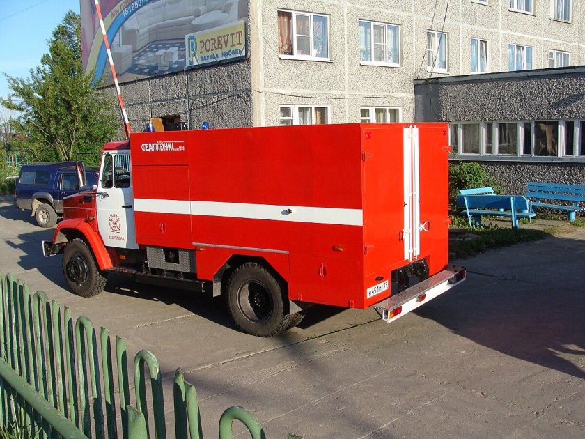 Пожарный насосно-рукавный автомобиль