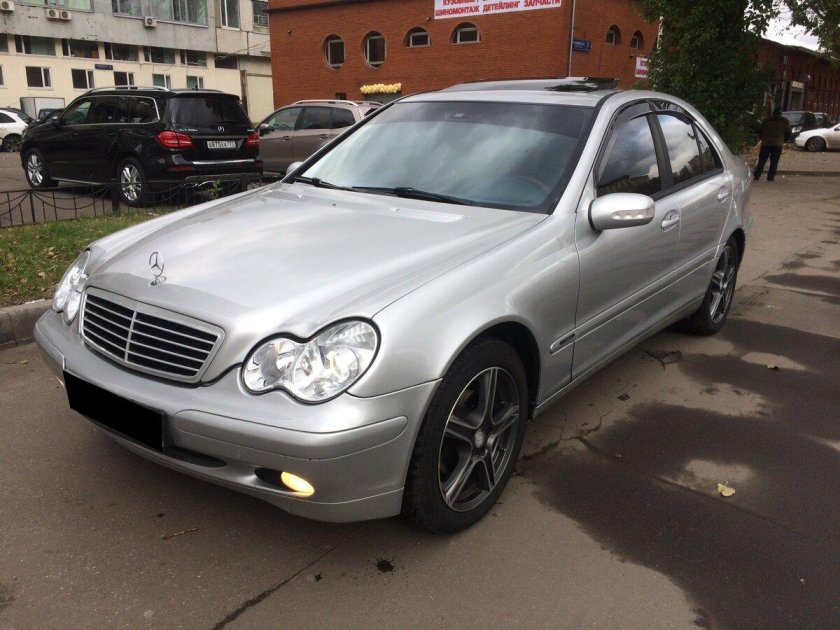 Мерседес 203 серебристый