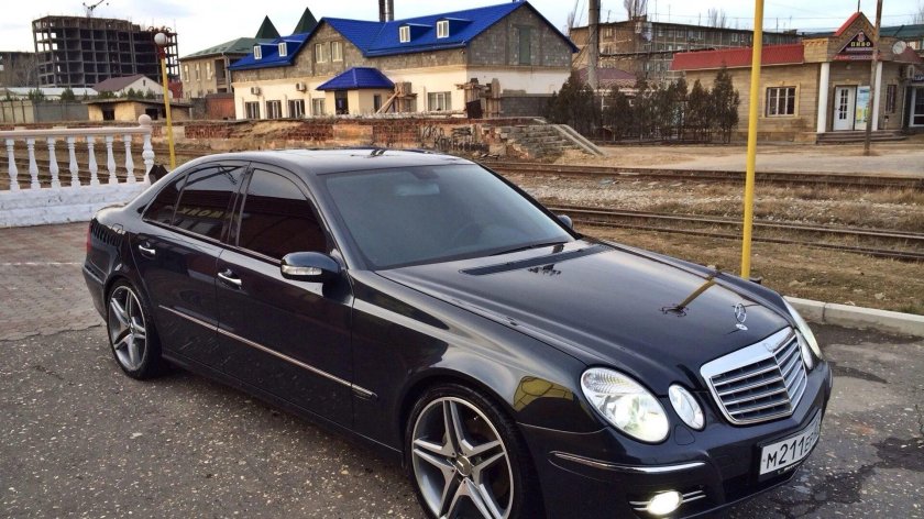 Мерседес е класс 2005