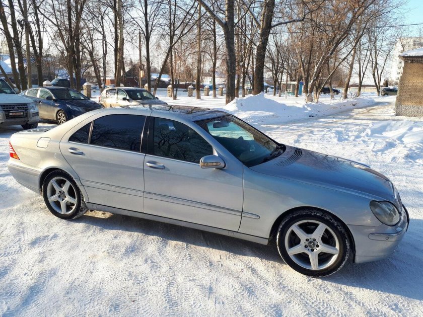 Мерседес 220 серый