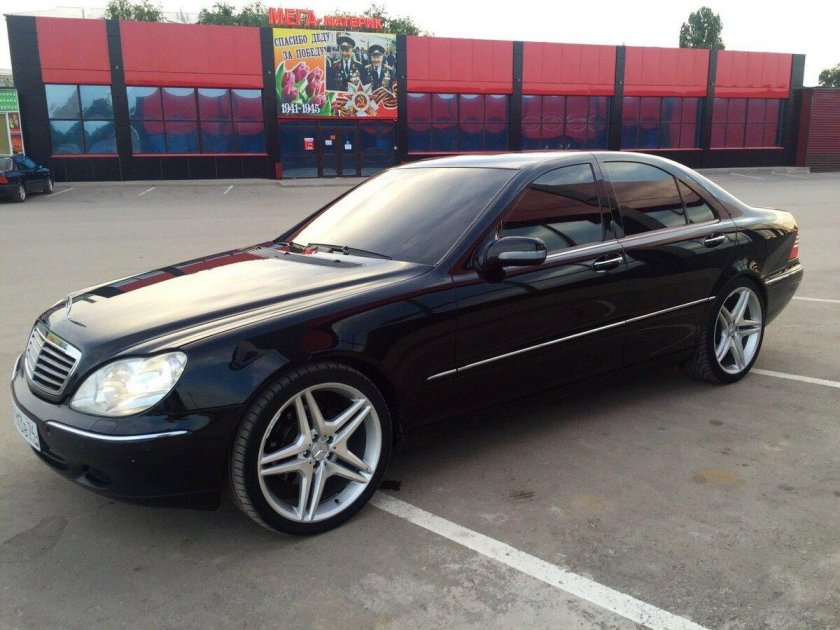 Мерседес s 220 чёрный