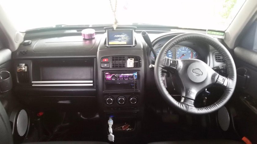 Ниссан куб 2000 салон