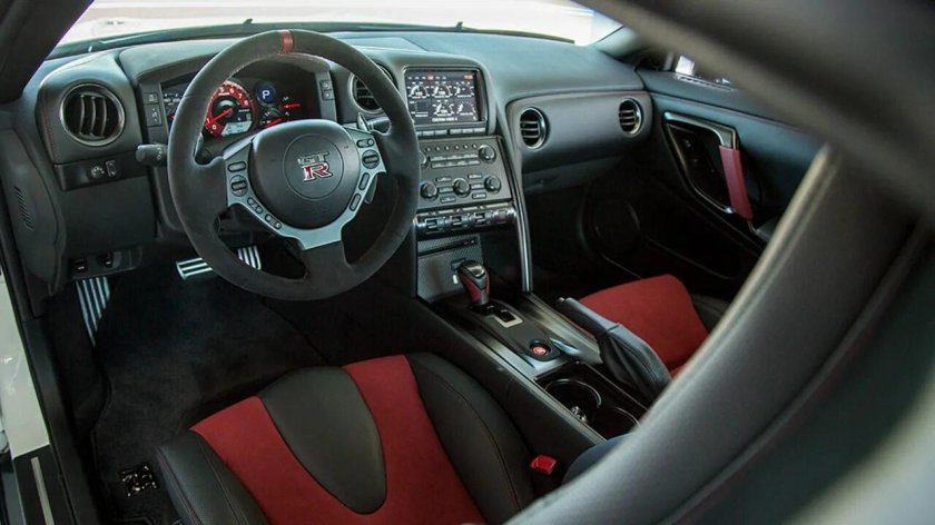 Nissan Skyline GTR r34 салон