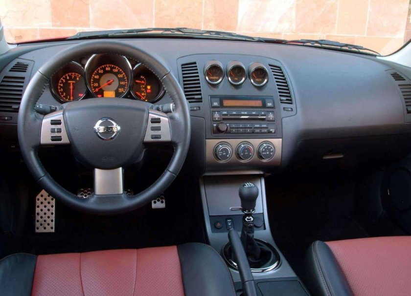 Nissan Altima 2005 салон