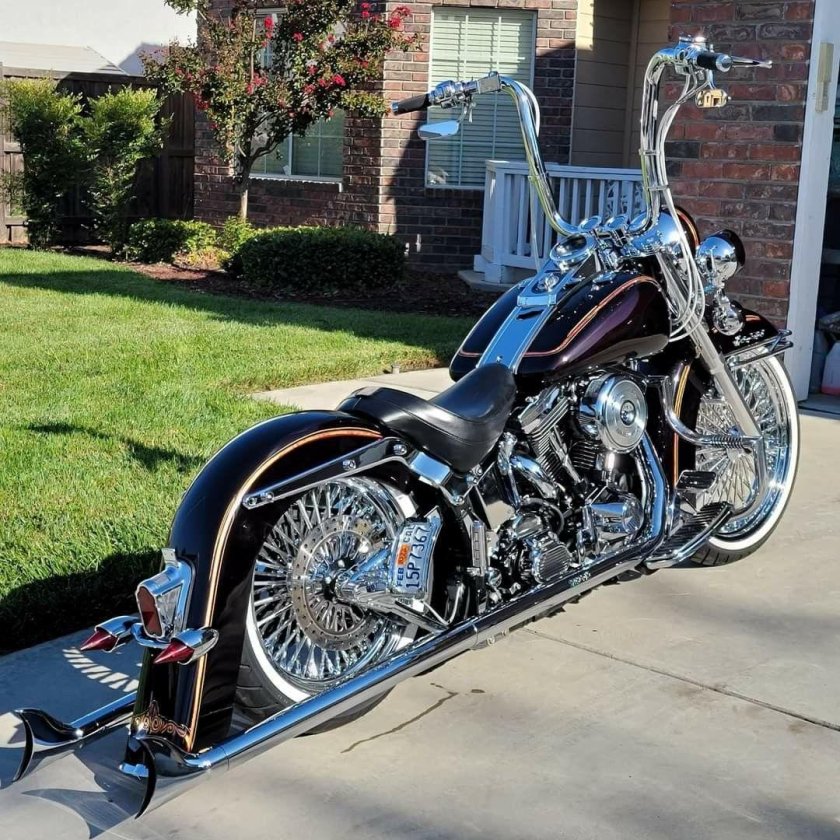 Harley Davidson Softail Deluxe Custom