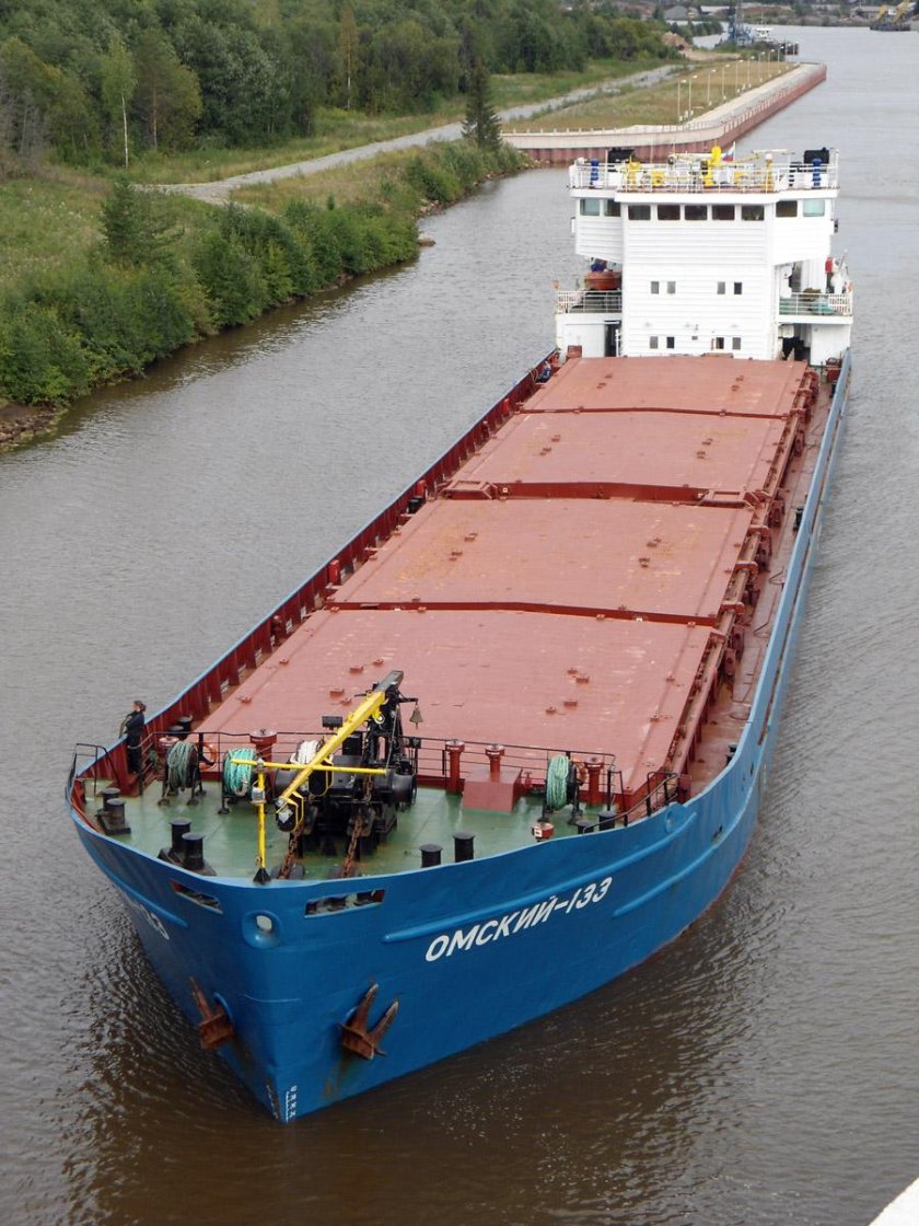Сухогруз типа Омский проект 1743