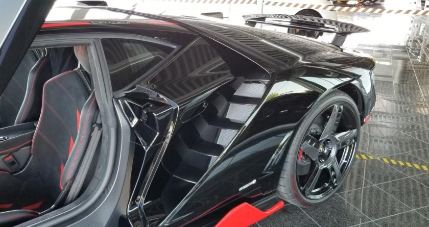 Ламборджини Сентенарио салон