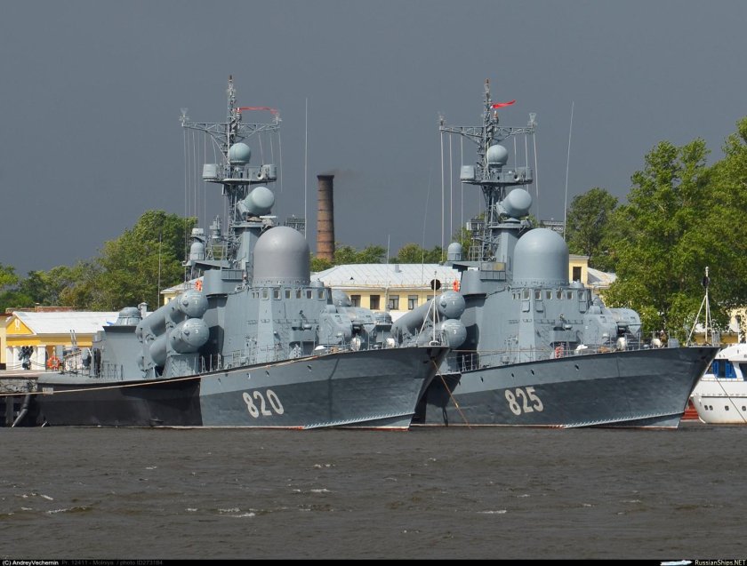 Ракетный катер молния 12411