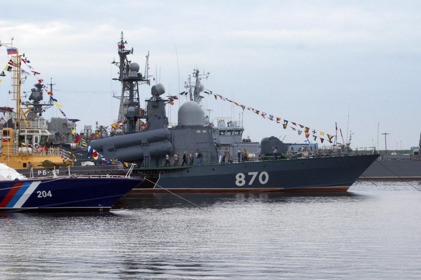 Ракетный катер молния 12411