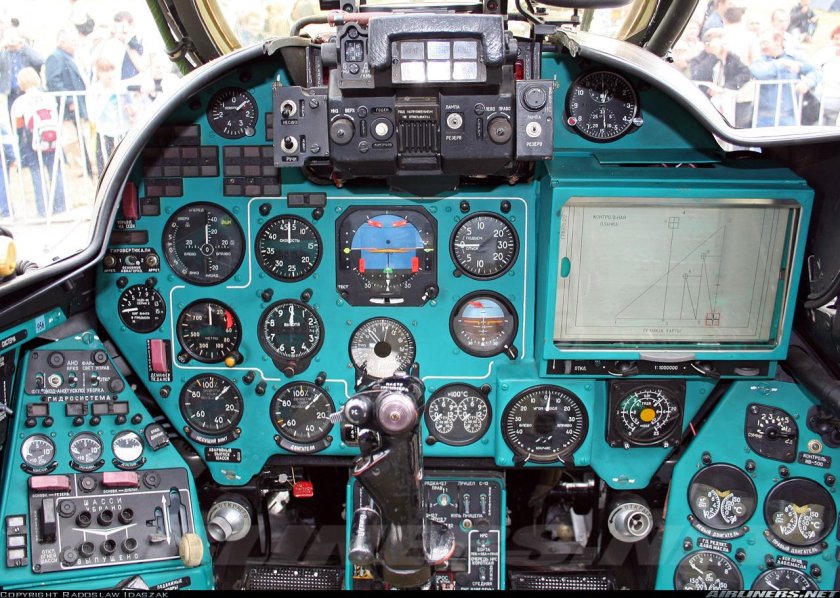 Кабина вертолета ми-24 внутри