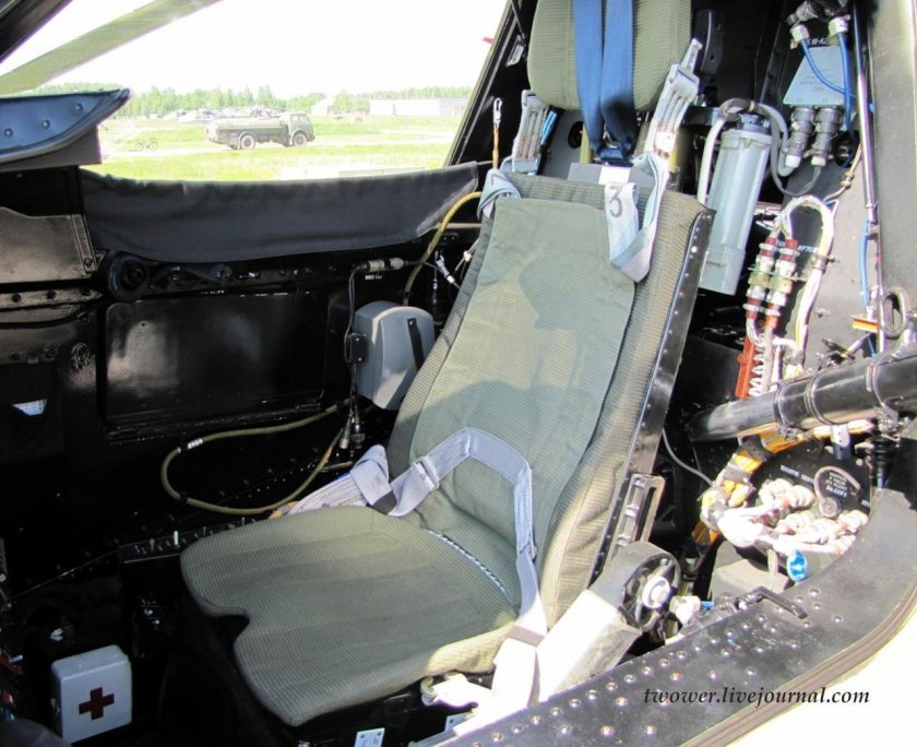 Ми-8 кресла пилотов