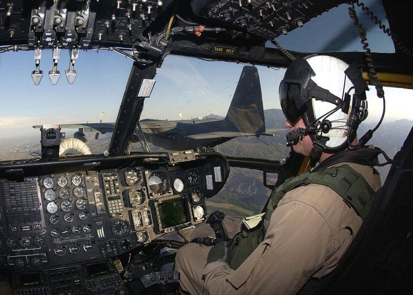 Сикорский Ch-53e super Stallion Cockpit