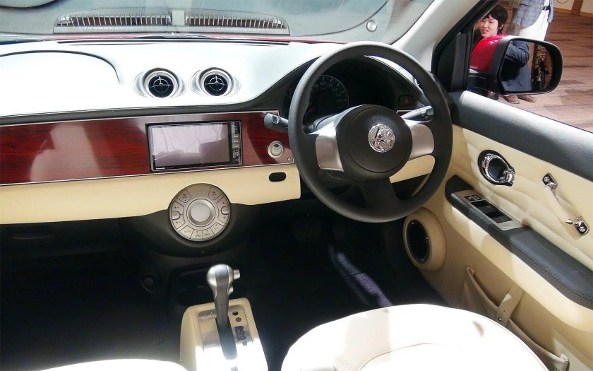 Mitsuoka viewt 2005