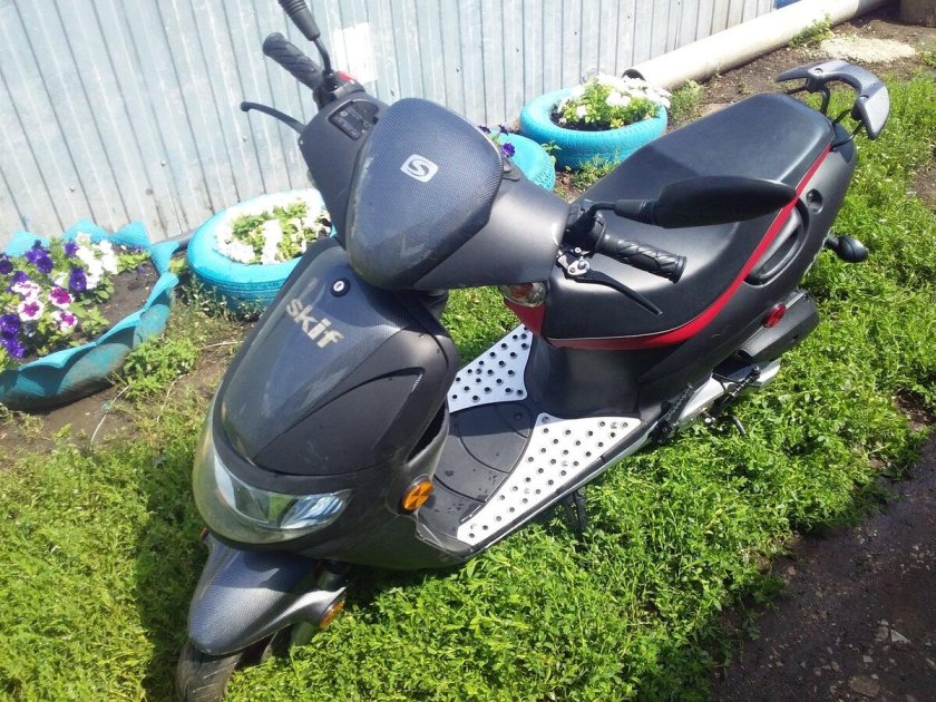 Стелс Скиф скутер 2010