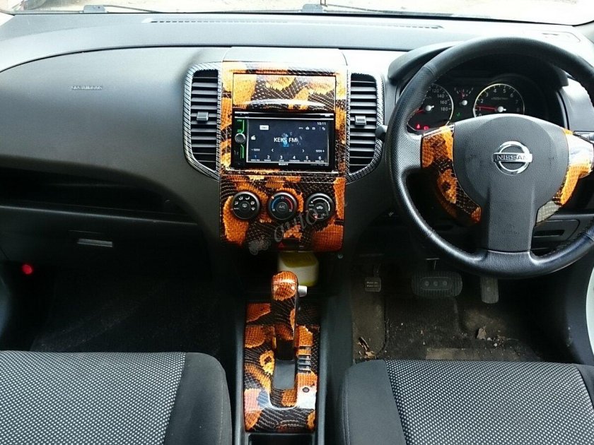 Nissan Wingroad 2002 салон