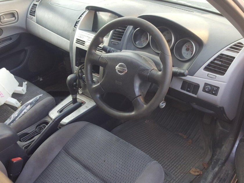 Nissan Wingroad 2001 салон