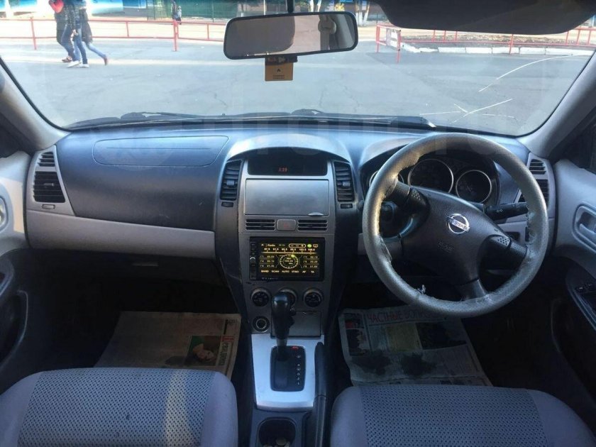 Nissan Wingroad, 2004 салон