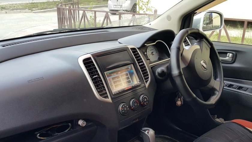 Ниссан Вингроад y12 салон