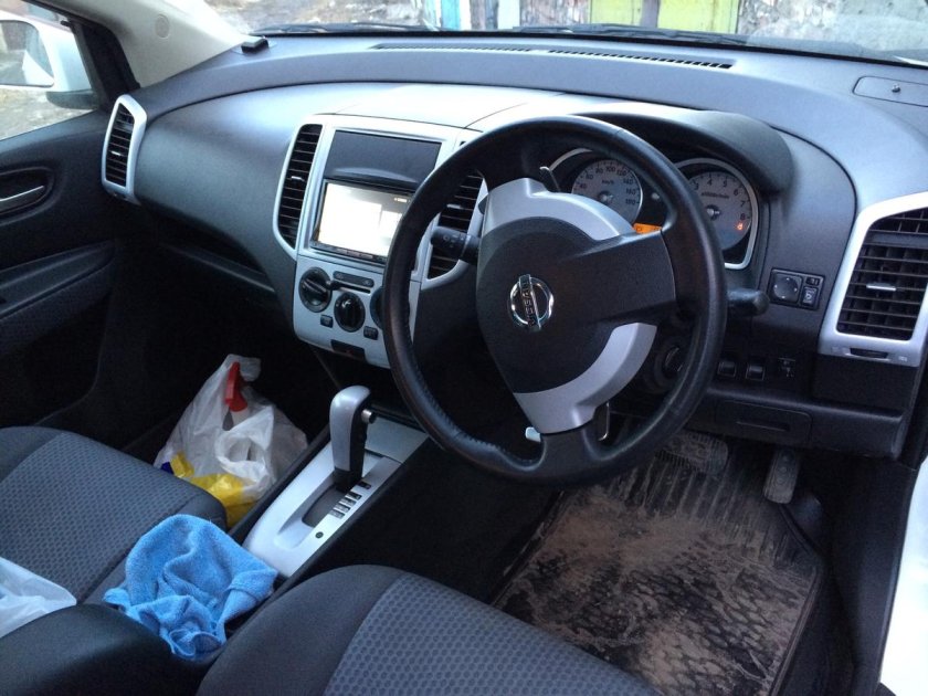 Ниссан Вингроад y12 салон