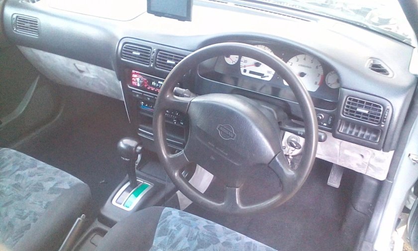 Ниссан Wingroad 1998 салон