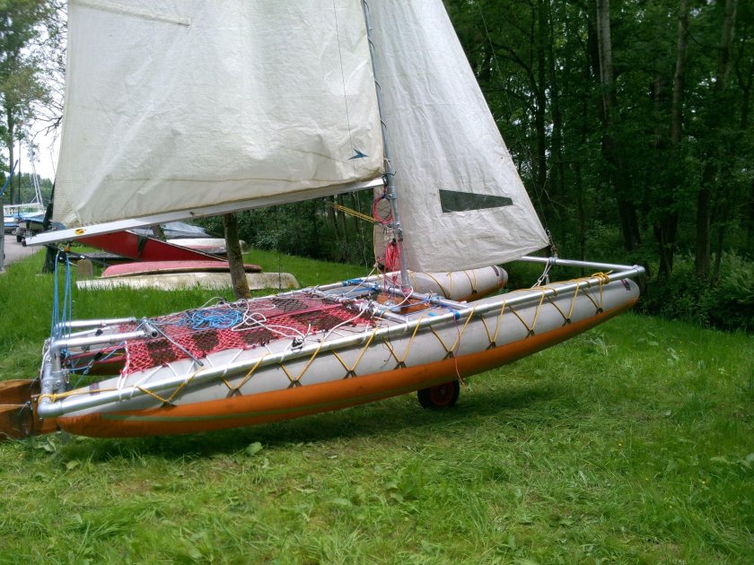 Тримаран парусный