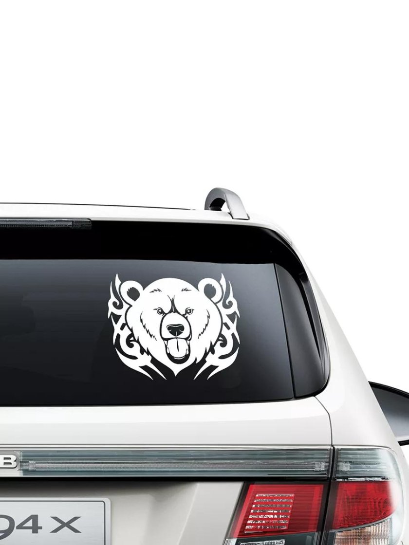 Наклейка на автомобиль медведь