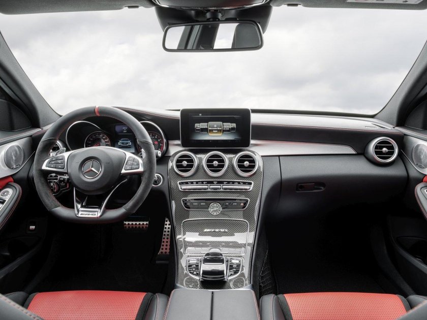 Mercedes c63 AMG салон