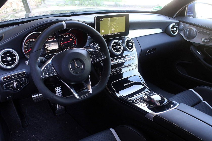 Мерседес c63 AMG салон