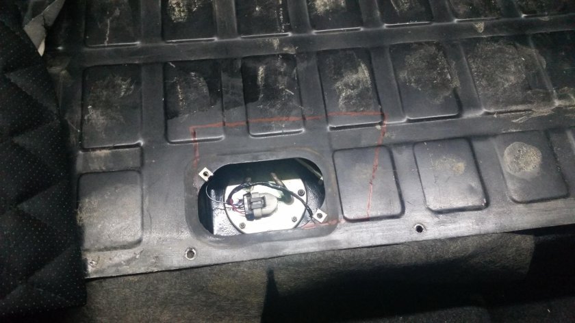 Лючок бензонасоса Нива 21214