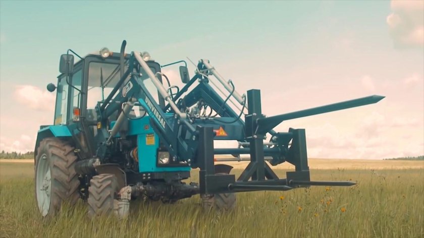 МТЗ-82.1 С погрузчиком универсал