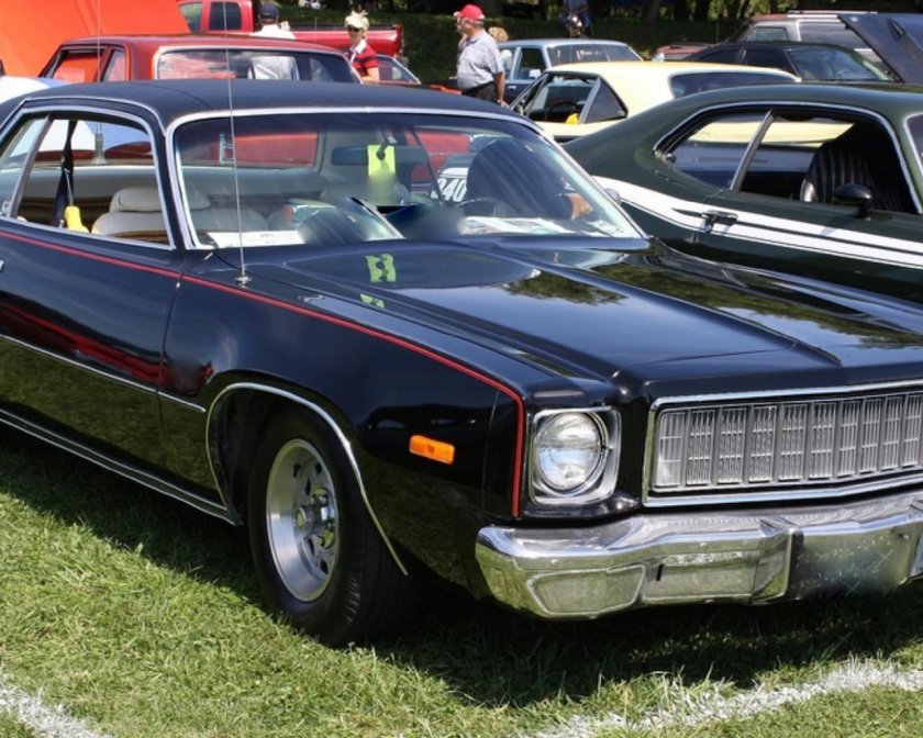 Plymouth Fury 1975