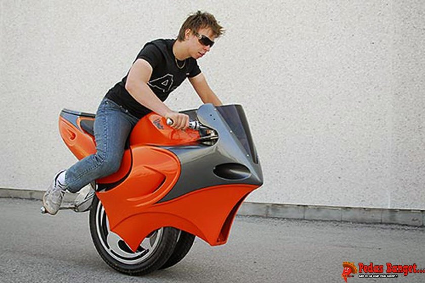 Двухколесный автомобиль