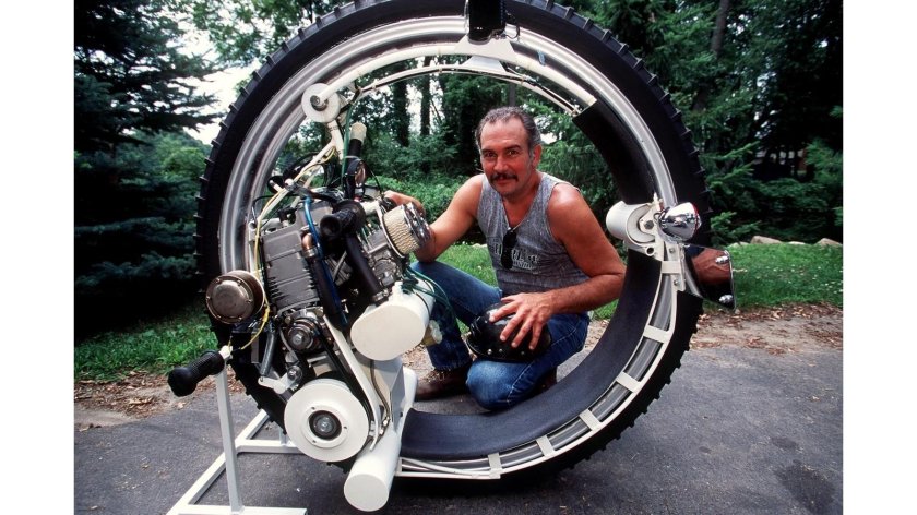 Керри Маклин моноцикл