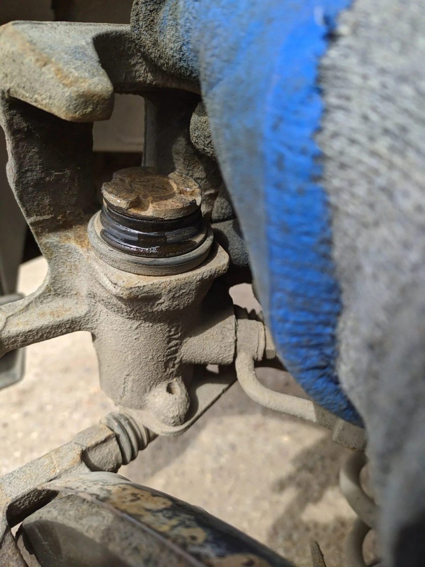 Задний тормозной поршень Хендай Солярис 2013