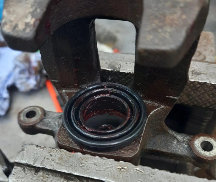 Сальник тормозного суппорта Солярис