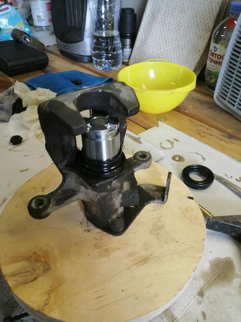 Поршень заднего суппорта Солярис