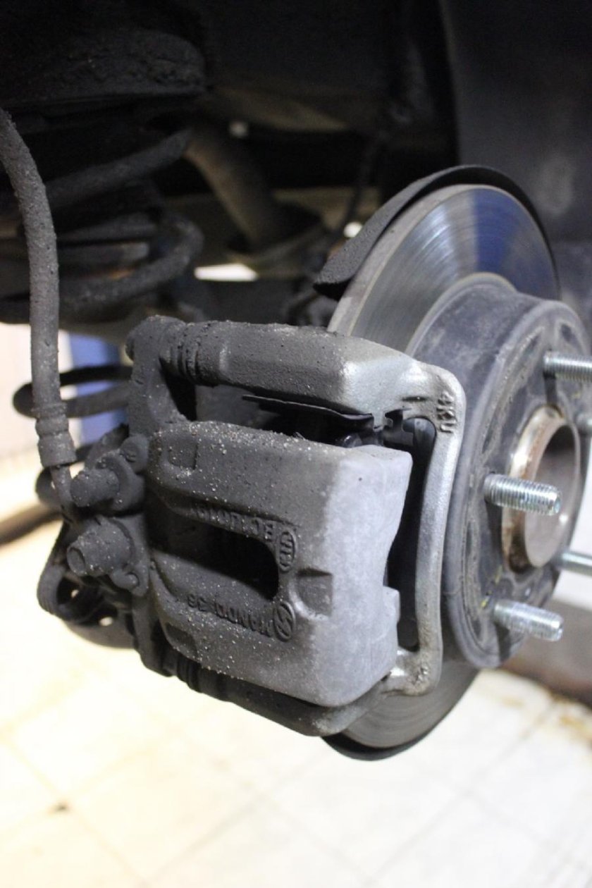 Суппорт тормозной задний Hyundai Solaris 2013