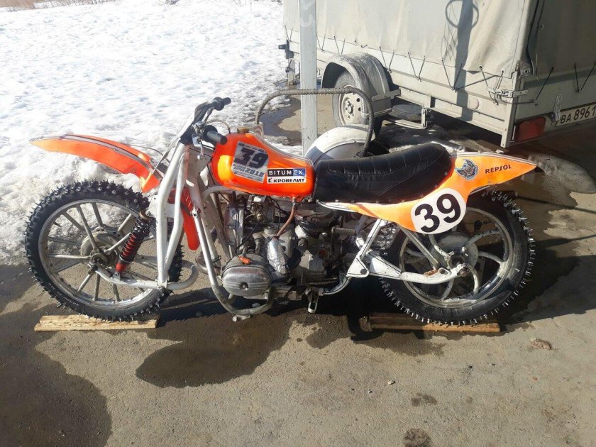 Кроссовый Урал 1000