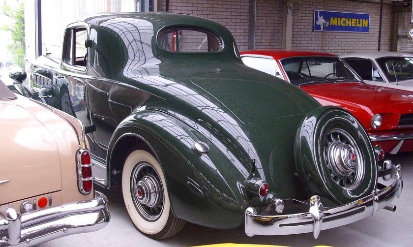 Автомобиль Паккард 1937