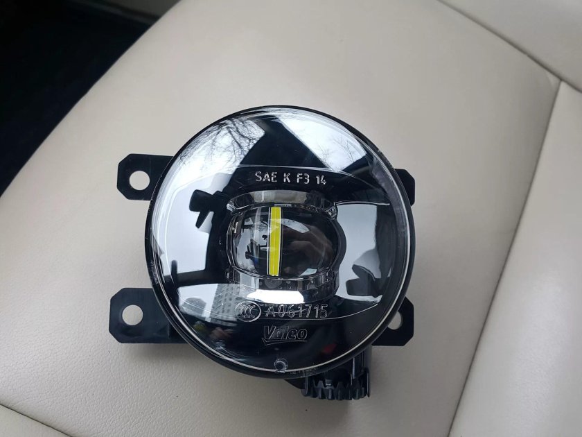 Фара VALEO 047414