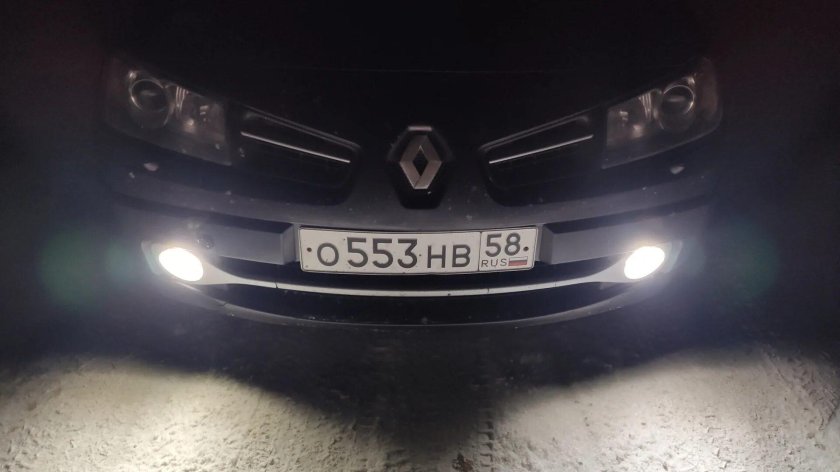 Фара противотуманная Рено Меган 2 лампа